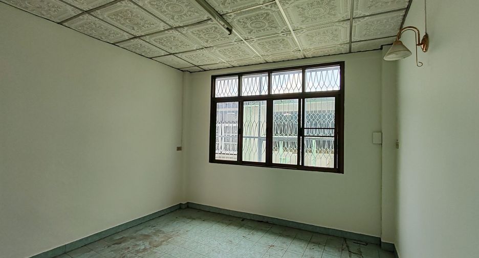 For rent 5 bedrooms retail Space in Sathon, Bangkok