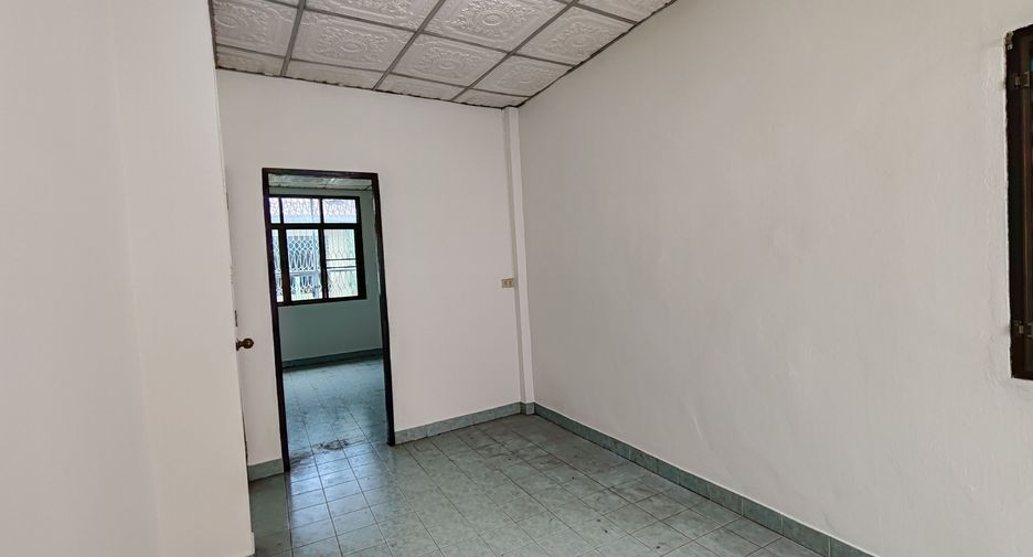 For rent 5 bedrooms retail Space in Sathon, Bangkok