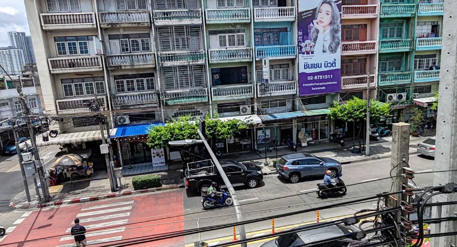 For rent 5 bedrooms retail Space in Sathon, Bangkok