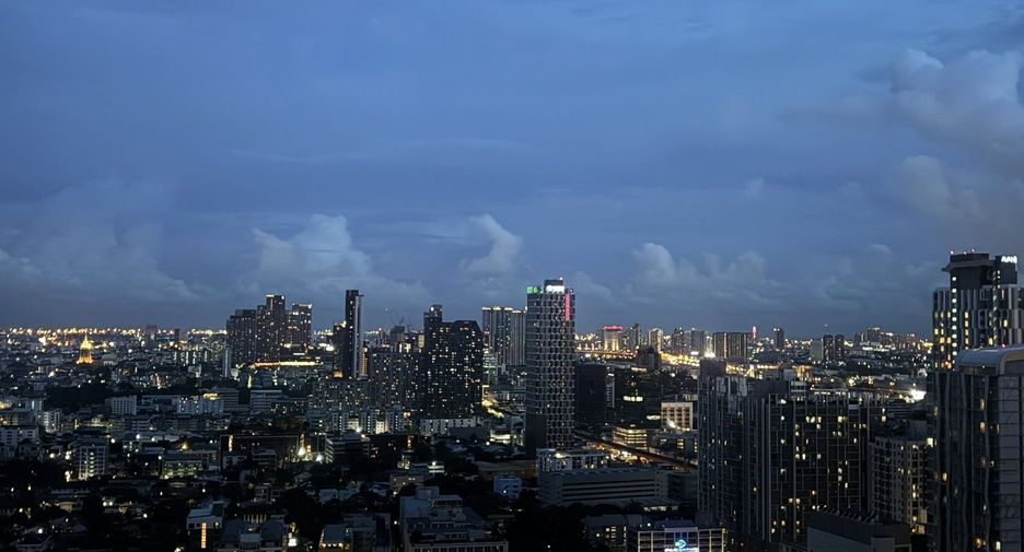 For rent 1 bed condo in Watthana, Bangkok