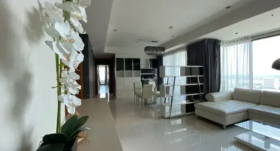 For sale and for rent 2 bedrooms condo in Khlong Toei, Bangkok