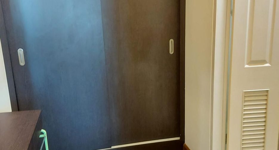 For rent 2 bedrooms condo in Ratchathewi, Bangkok