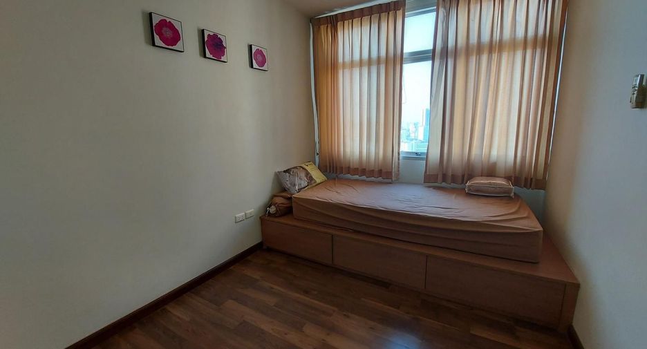 For rent 2 bedrooms condo in Ratchathewi, Bangkok