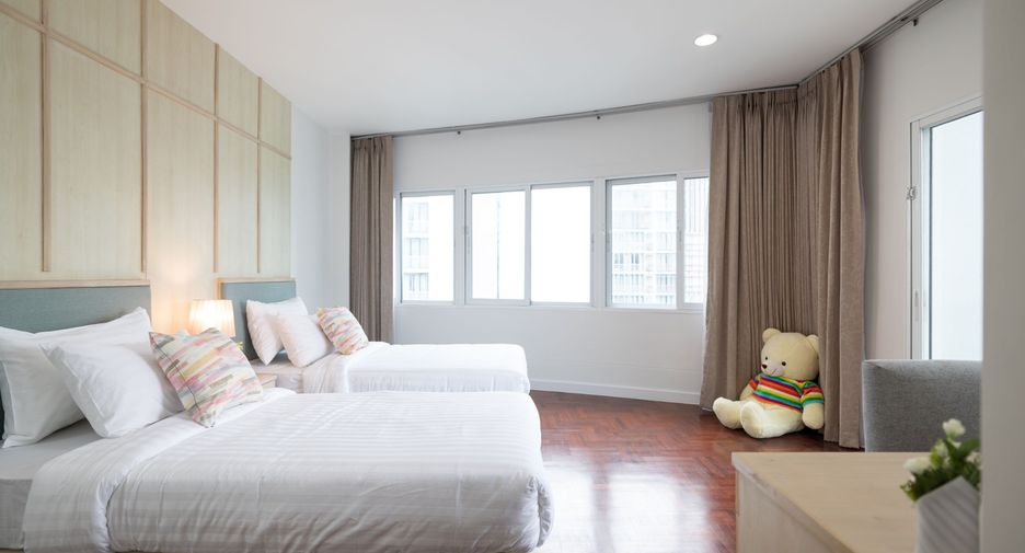 For rent 2 bedrooms condo in Khlong Toei, Bangkok
