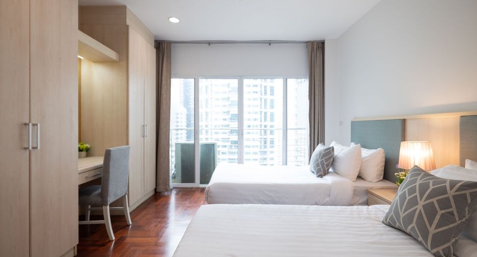 For rent 2 bedrooms condo in Khlong Toei, Bangkok