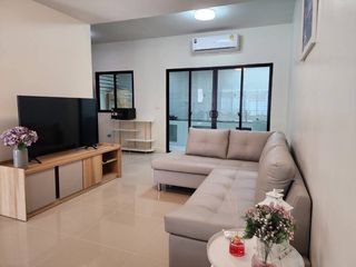 For rent 3 bedrooms townhouse in Suan Luang, Bangkok