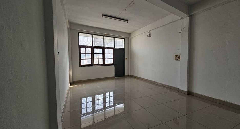For sale and for rent 6 bedrooms retail Space in Bang Kho Laem, Bangkok