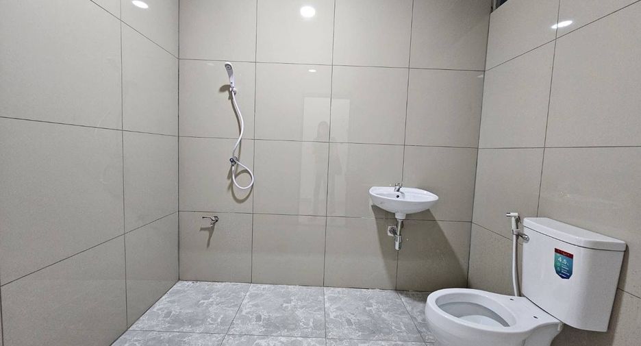For sale and for rent 6 bedrooms retail Space in Bang Kho Laem, Bangkok