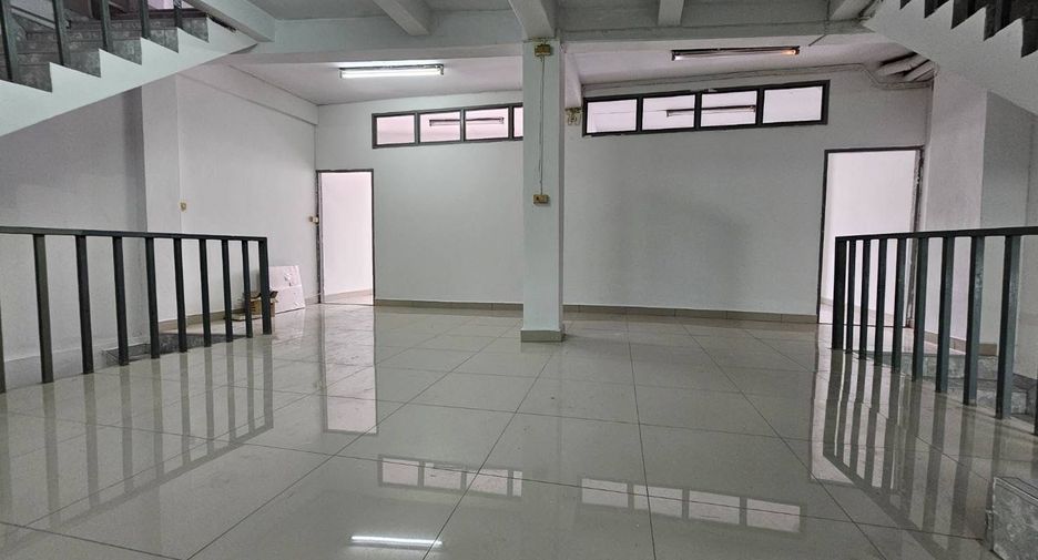 For sale and for rent 6 bedrooms retail Space in Bang Kho Laem, Bangkok