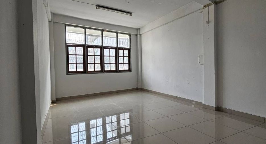 For sale and for rent 6 bedrooms retail Space in Bang Kho Laem, Bangkok
