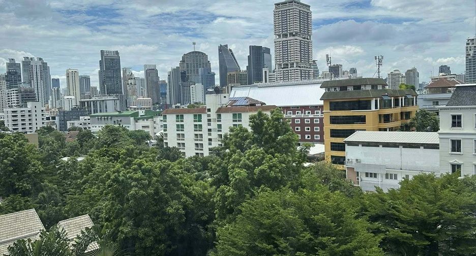 For rent 1 bed condo in Khlong Toei, Bangkok
