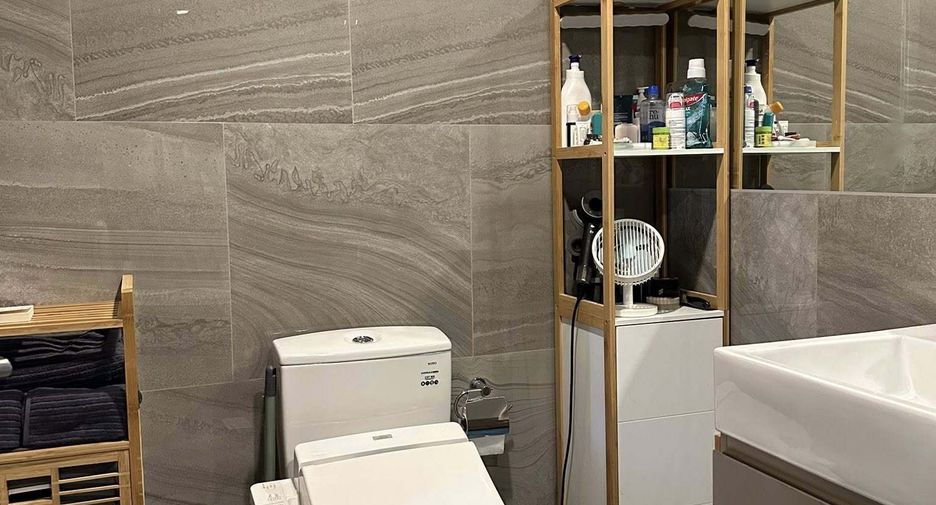 For rent 1 bed condo in Khlong Toei, Bangkok