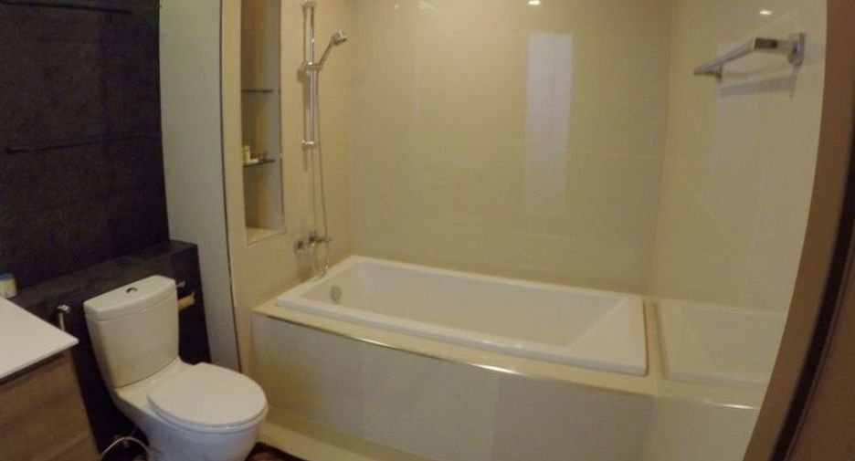 For sale 1 bed condo in Si Racha, Chonburi