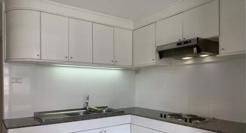 For rent 2 bedrooms apartment in Sathon, Bangkok