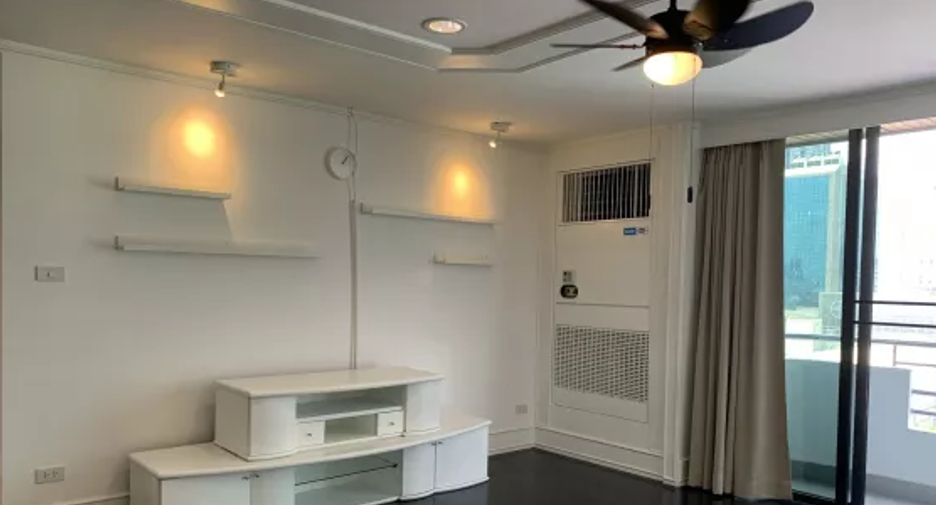 For rent 2 bedrooms apartment in Sathon, Bangkok