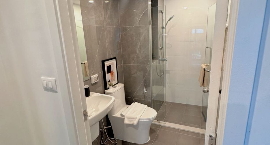 For sale 1 bed condo in Si Racha, Chonburi