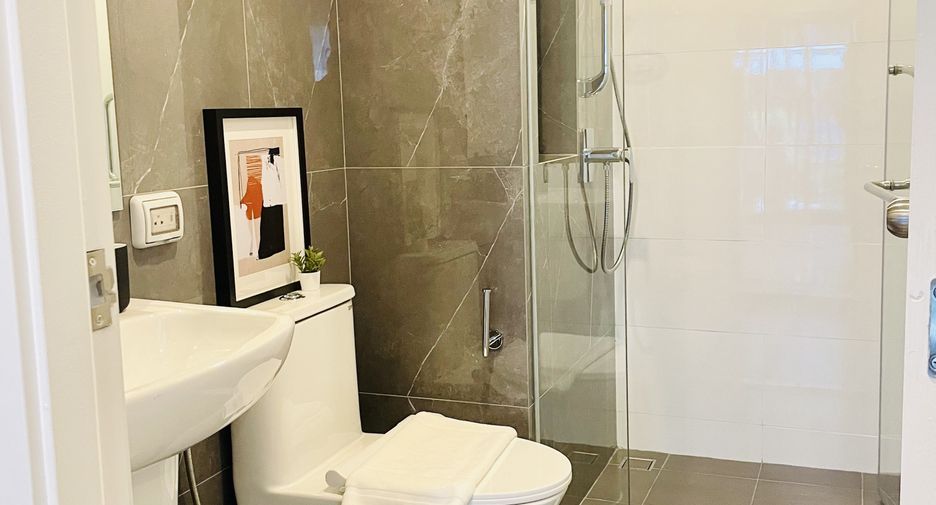 For sale 1 bed condo in Si Racha, Chonburi