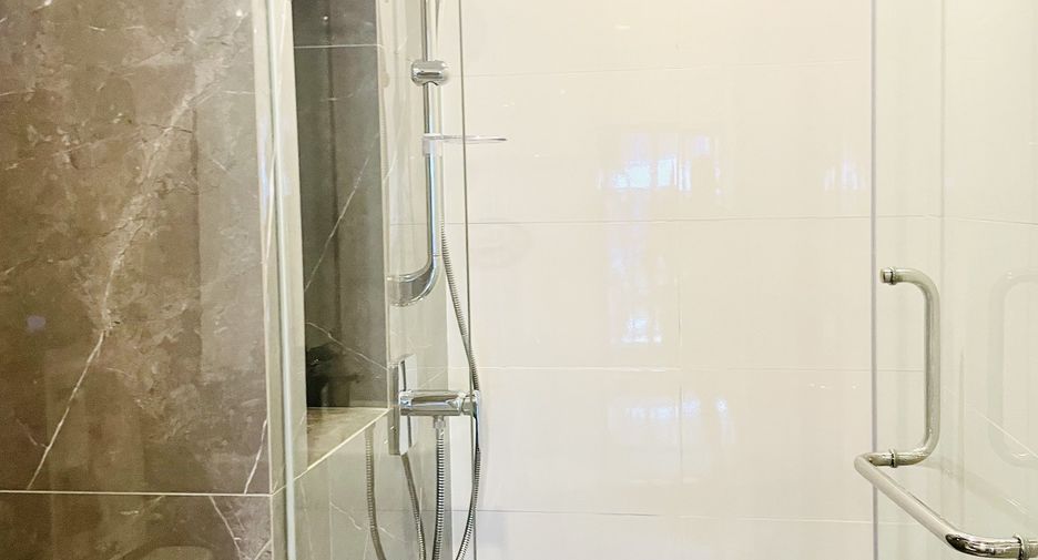 For sale 1 bed condo in Si Racha, Chonburi