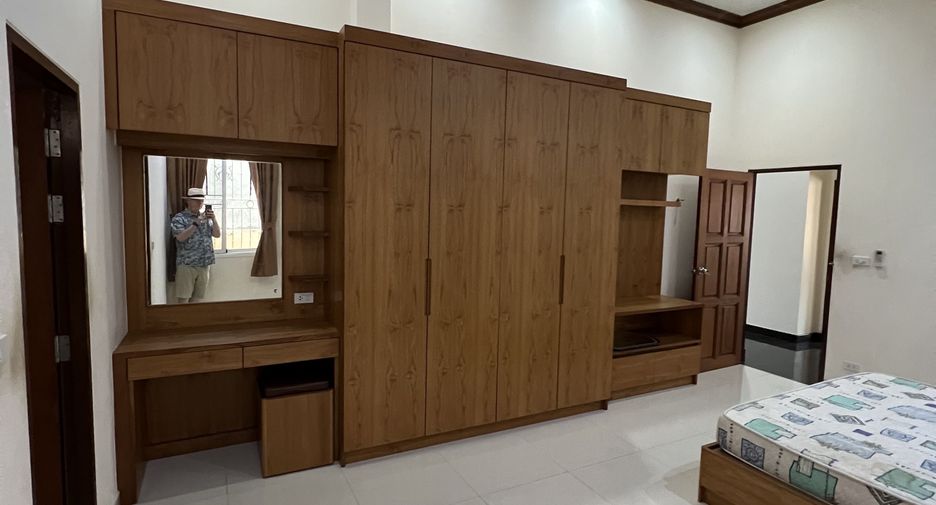 À vendre et à louer 4 chambres maison à Mueang Phuket, Phuket