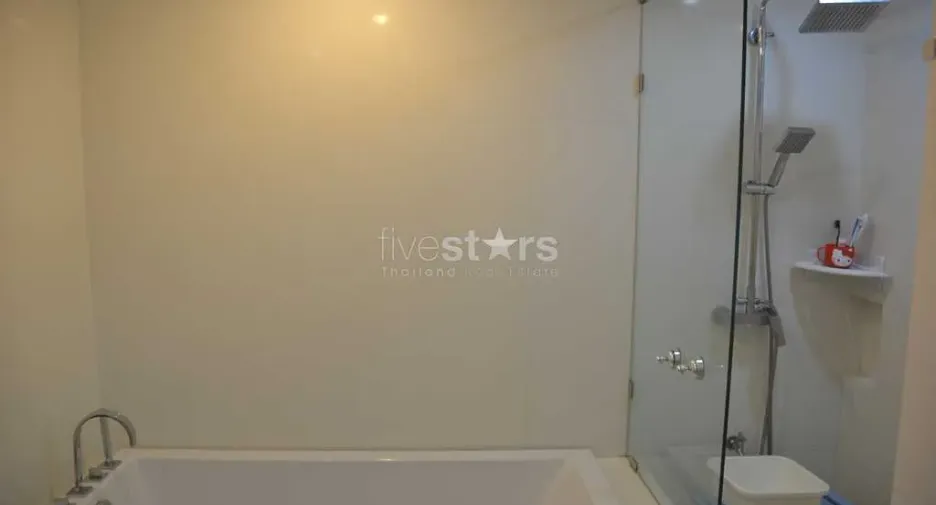 Wohnung zum Kauf mit 3 Zimmer in Watthana, Bangkok