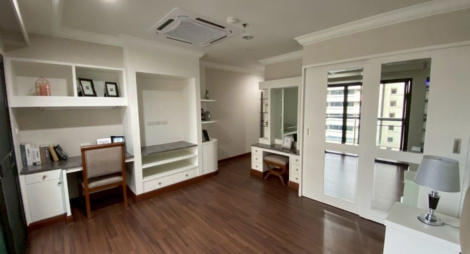 For rent 3 ベッドルーム condo in Watthana, Bangkok