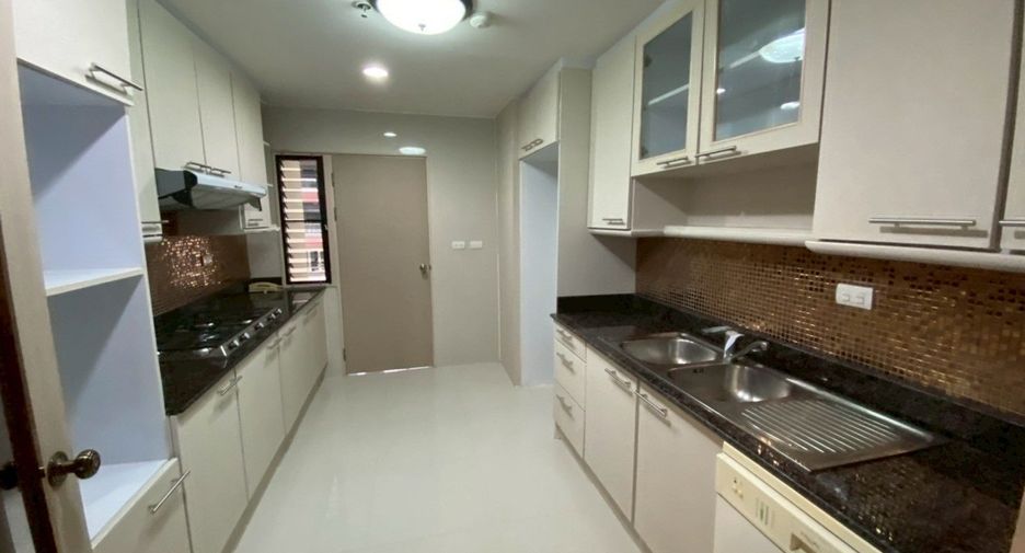 For rent 3 ベッドルーム condo in Watthana, Bangkok
