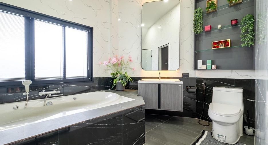 For sale 3 bedrooms house in Bang Lamung, Chonburi