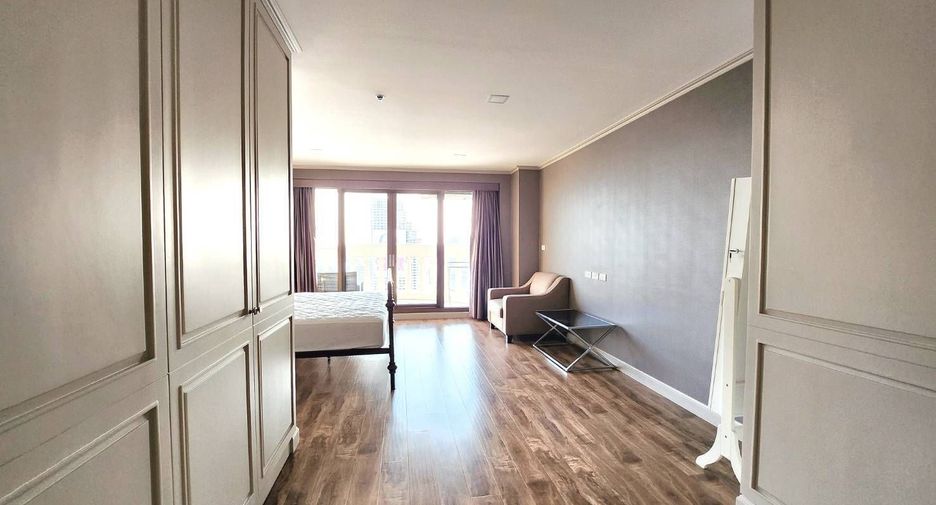 For sale 2 bedrooms condo in Bang Rak, Bangkok
