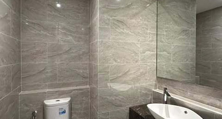 For rent 2 bedrooms condo in Huai Khwang, Bangkok
