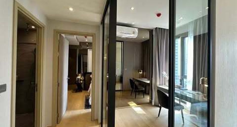 For rent 2 bedrooms condo in Huai Khwang, Bangkok