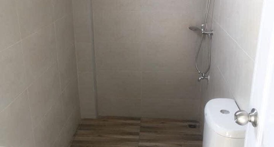 For rent 3 bedrooms retail Space in Min Buri, Bangkok