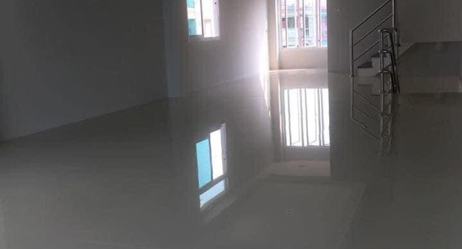 For rent 3 bedrooms retail Space in Min Buri, Bangkok