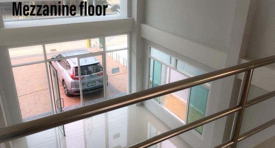 For rent 3 bedrooms retail Space in Min Buri, Bangkok