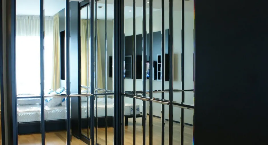 For rent 3 bedrooms condo in Khlong Toei, Bangkok