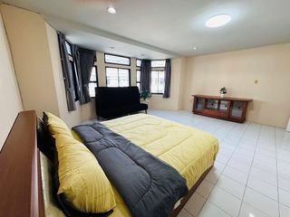 Casa adosada en alquiler de 4 habitaciones en Watthana, Bangkok