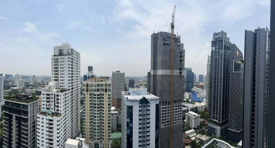 For rent 1 bed condo in Khlong Toei, Bangkok