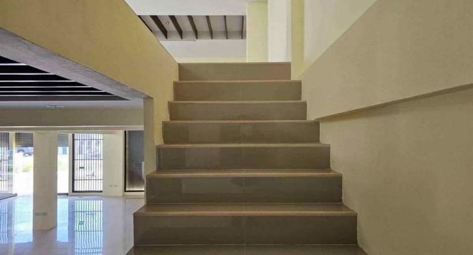 Gewerbefläche zur Miete mit 7 Zimmer in Mueang Phuket, Phuket