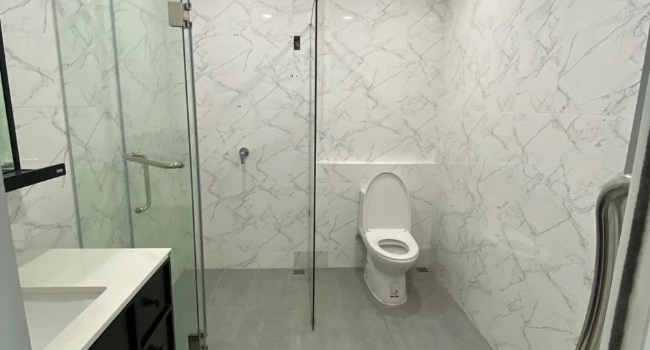 出租 商业空间 在 Khlong Toei, 曼谷