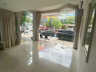 出租 商业空间 在 Khlong Toei, 曼谷