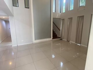 出租 商业空间 在 Khlong Toei, 曼谷