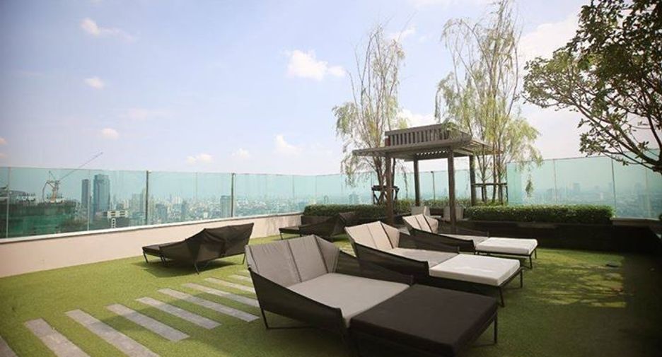For sale 2 bedrooms condo in Sathon, Bangkok