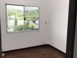 Casa adosada en alquiler de 3 habitaciones en Sai Mai, Bangkok