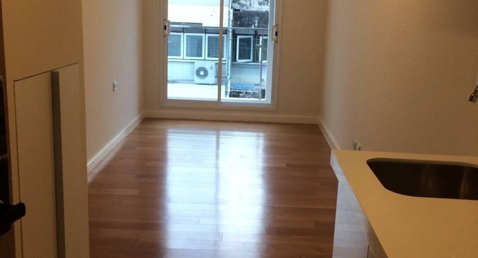For rent 1 bed condo in Sathon, Bangkok
