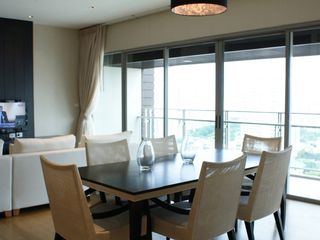 For rent 3 bedrooms condo in Khlong Toei, Bangkok