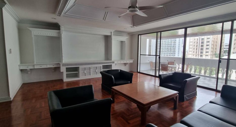For rent 3 bedrooms condo in Khlong Toei, Bangkok