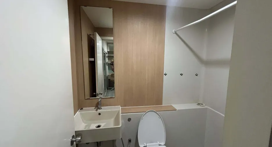 For sale 1 bed condo in Thon Buri, Bangkok