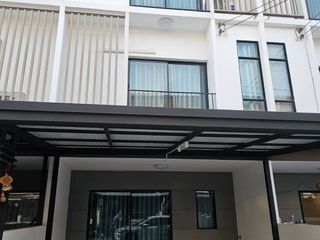 Reihenhaus zur Miete mit 3 Zimmer in Saphan Sung, Bangkok
