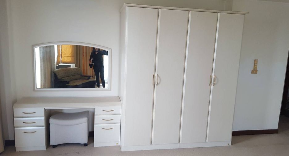 For sale 3 bedrooms condo in Si Racha, Chonburi