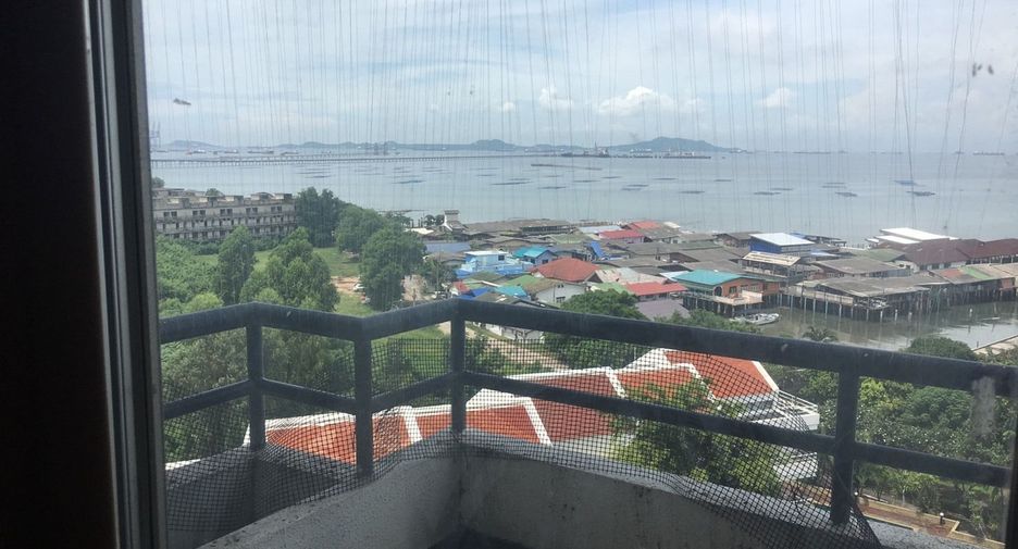 For sale 3 bedrooms condo in Si Racha, Chonburi