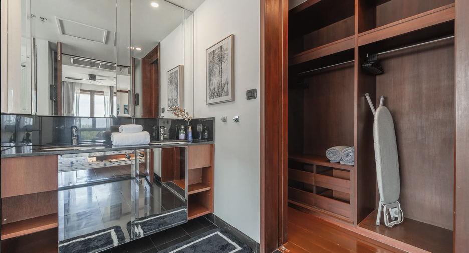 For rent 2 bedrooms condo in Mueang Phuket, Phuket